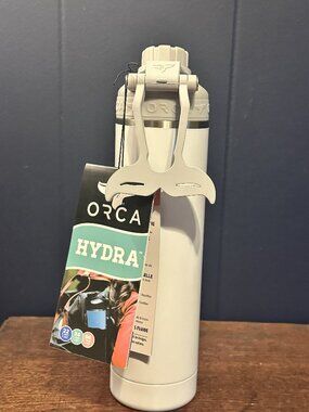 NWT ORCA Hydra 22oz Insulated Water Bottle - Pearl White